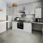 Grand Appartement, Plein Cœur De Apartment